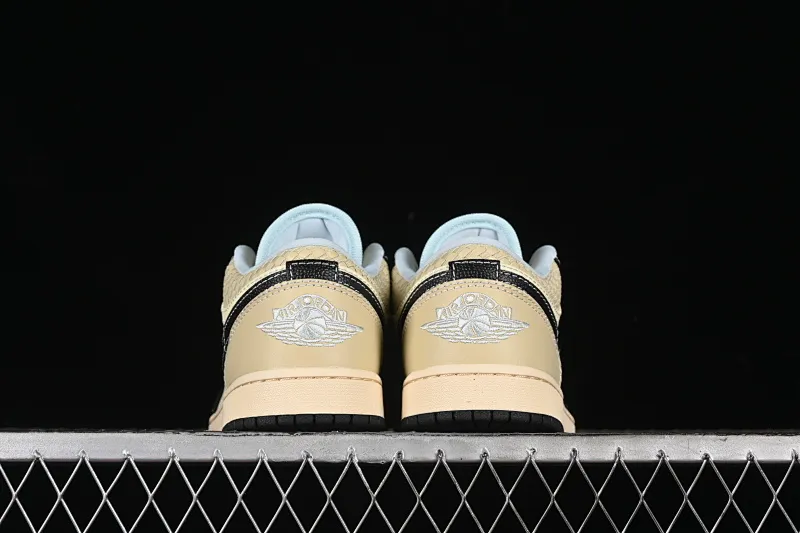 All categories Air Jordan Jordan series basketball shoes Air Jordan 1 Low G version pure original Air Jordan 1 Low "Coconut Milk Black" AJ1 Joe 1 island style low-top cultural basketball shoes HQ3437-101